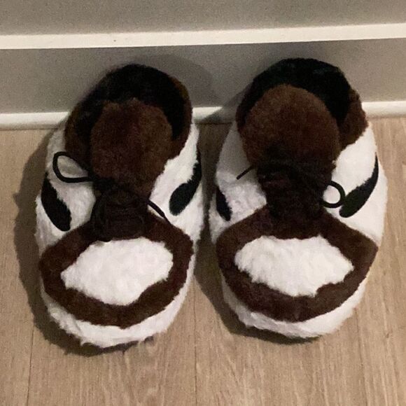 Sneaker Slippers in Travis Scott Look – Comfy adult AJ slippers - Picture 1 of 4